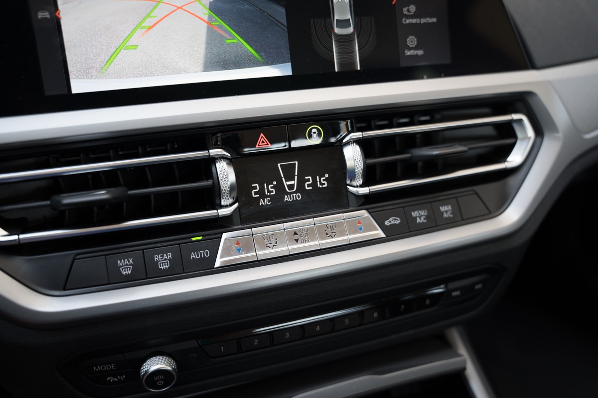 BMW
 3-Series 318D