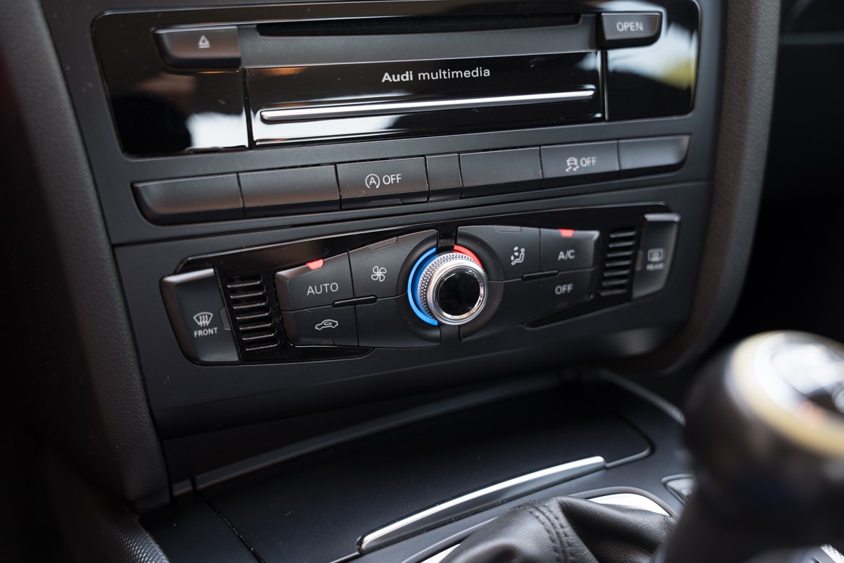 Audi A4
 2.0 TDI
