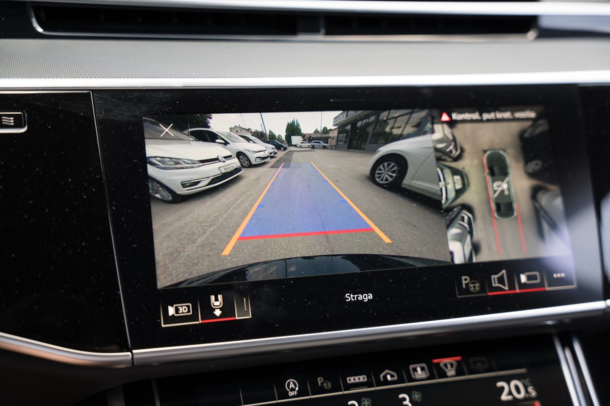 Audi A8
 3.0 TDI S line QUATTRO