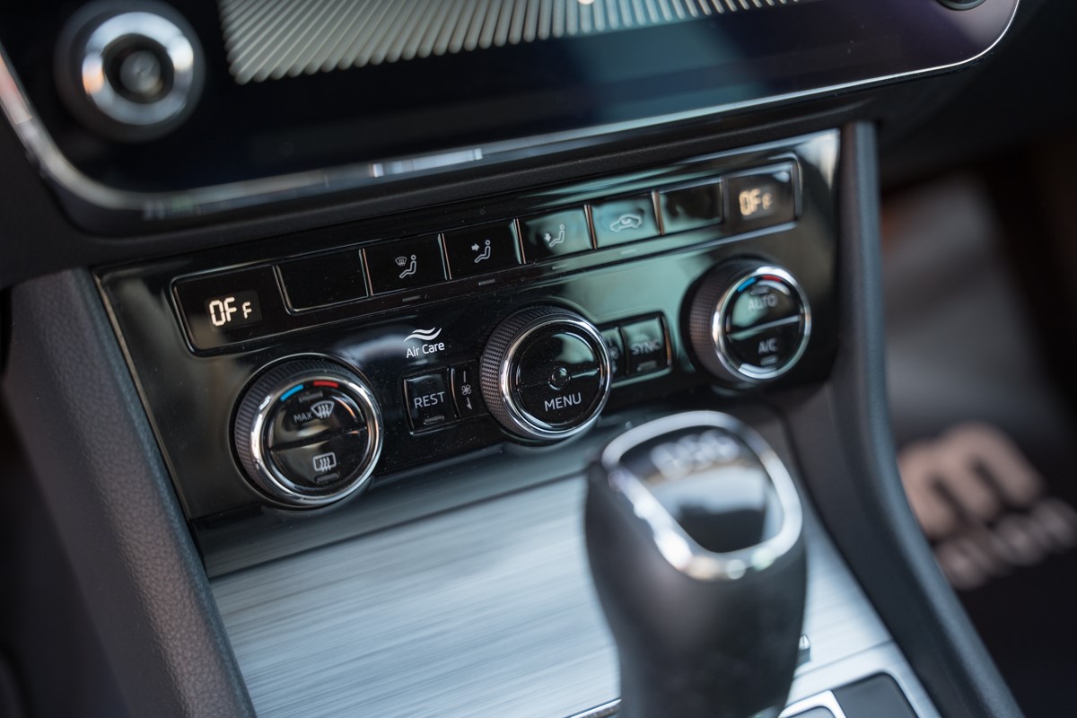 Škoda Superb 1.6 TDI DSG