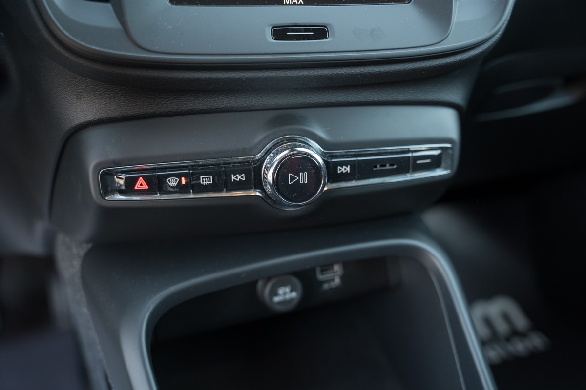 Volvo
 XC40 2.0 D D3