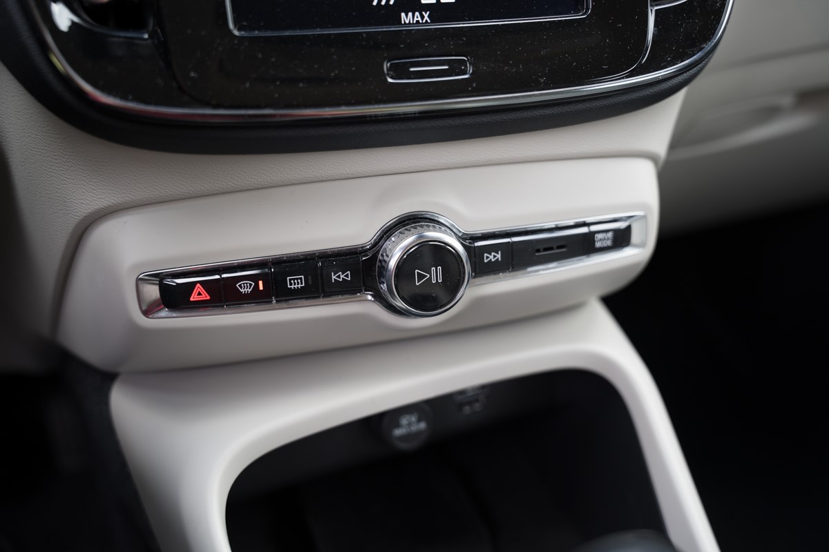 Volvo
 XC40 2.0 D