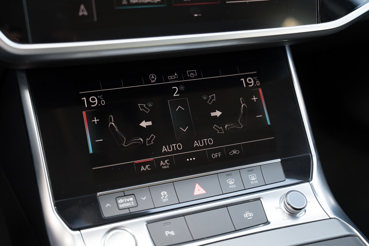 Audi A6
 40 TDI S-tronic QUATTRO