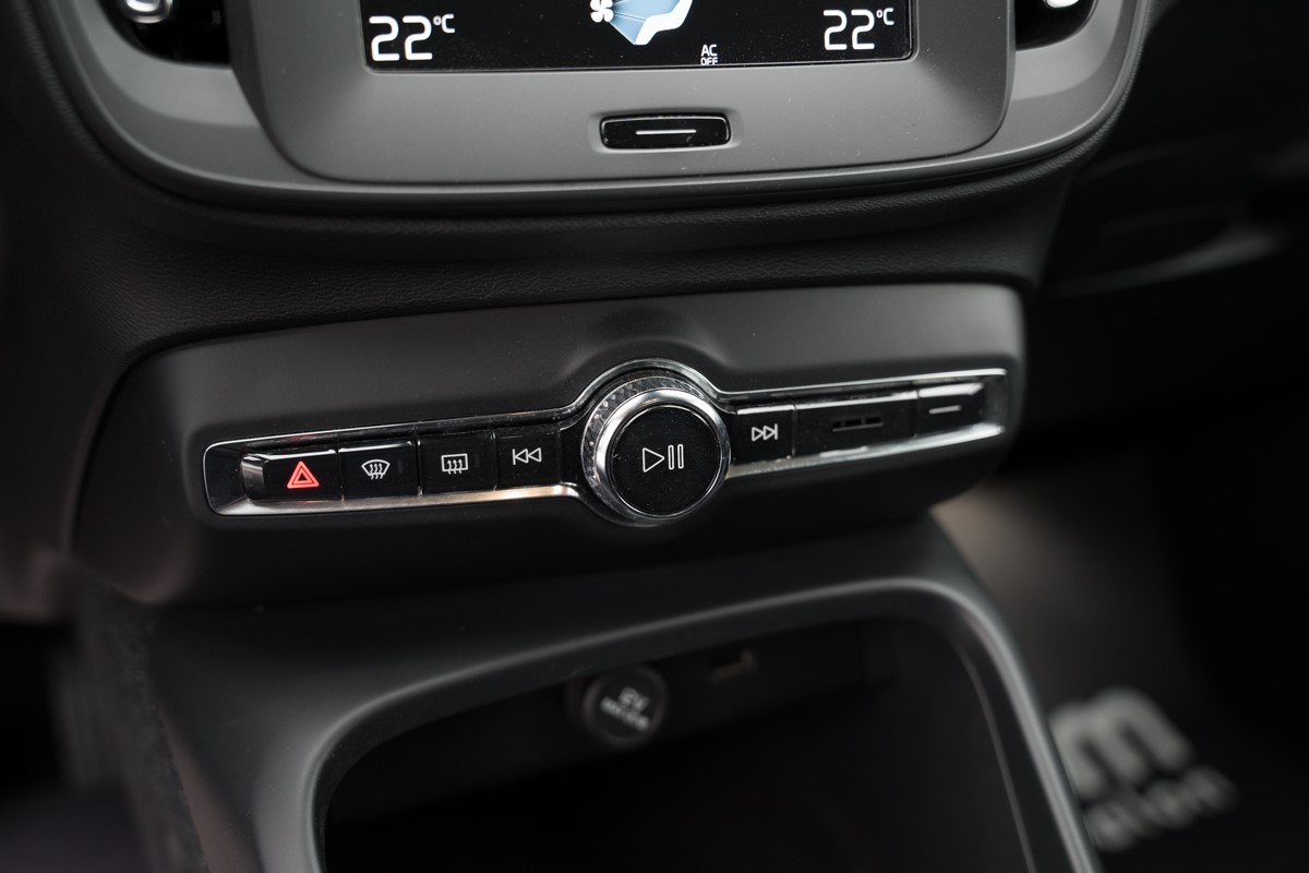 Volvo
 XC40 2.0 D D3