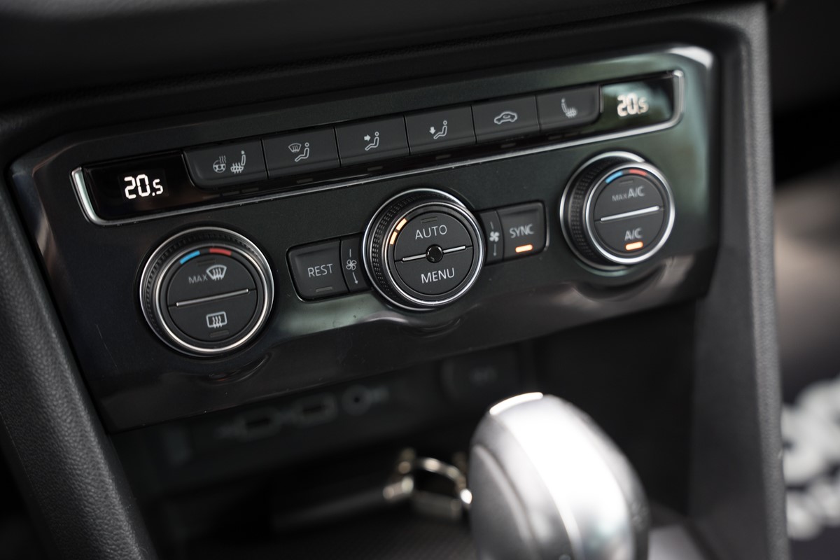 Volkswagen Tiguan
 2.0 TDI DSG 4MOTION