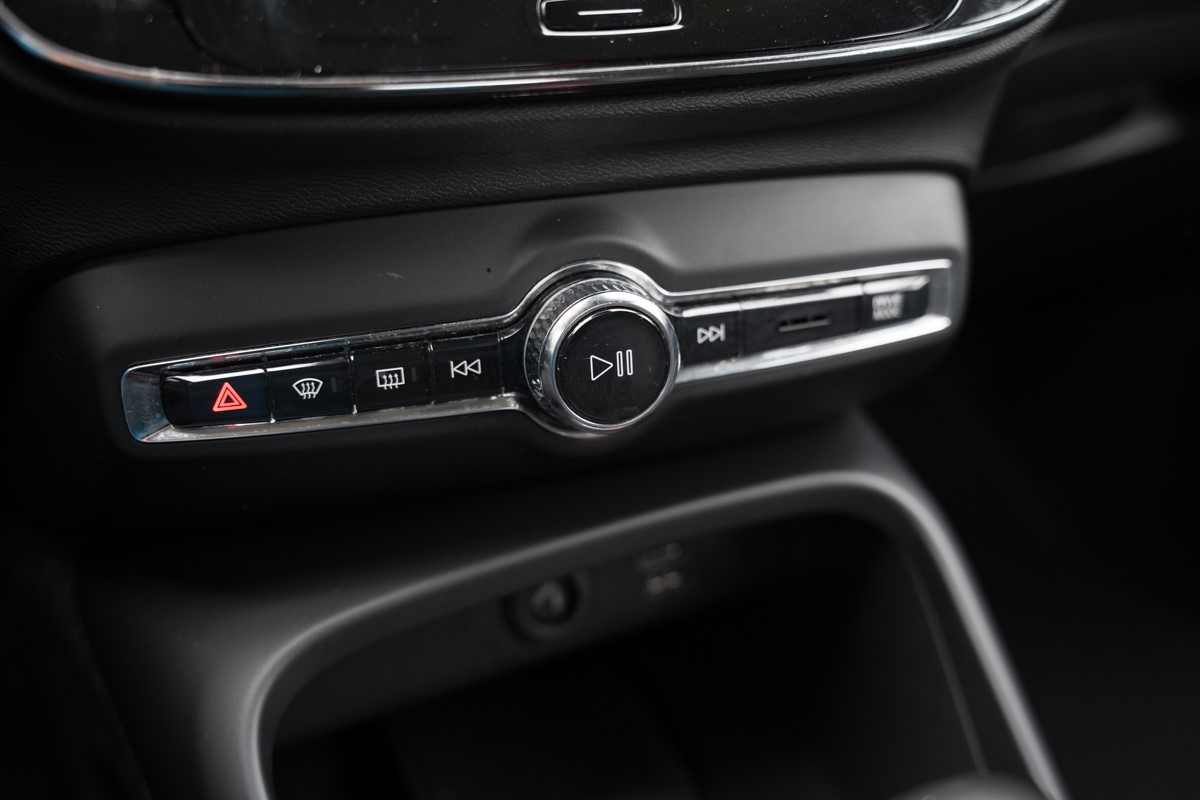 Volvo
 XC40 2.0 D D3