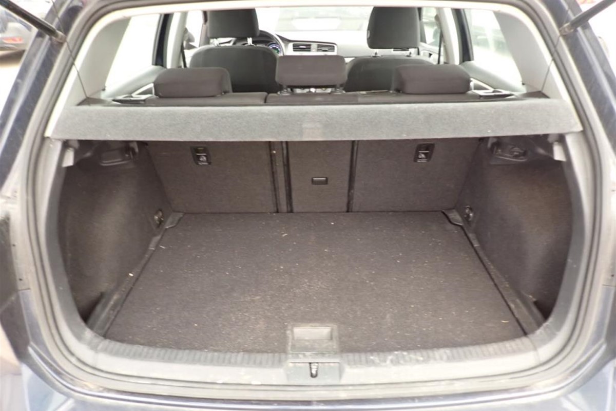 Volkswagen Golf 2.0 TDi BlueMotion Confortline Business DSG6