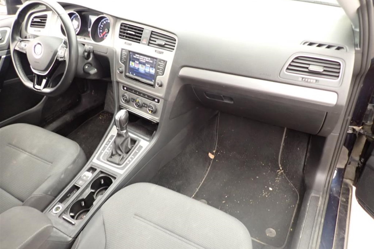Volkswagen Golf 2.0 TDi BlueMotion Confortline Business DSG6