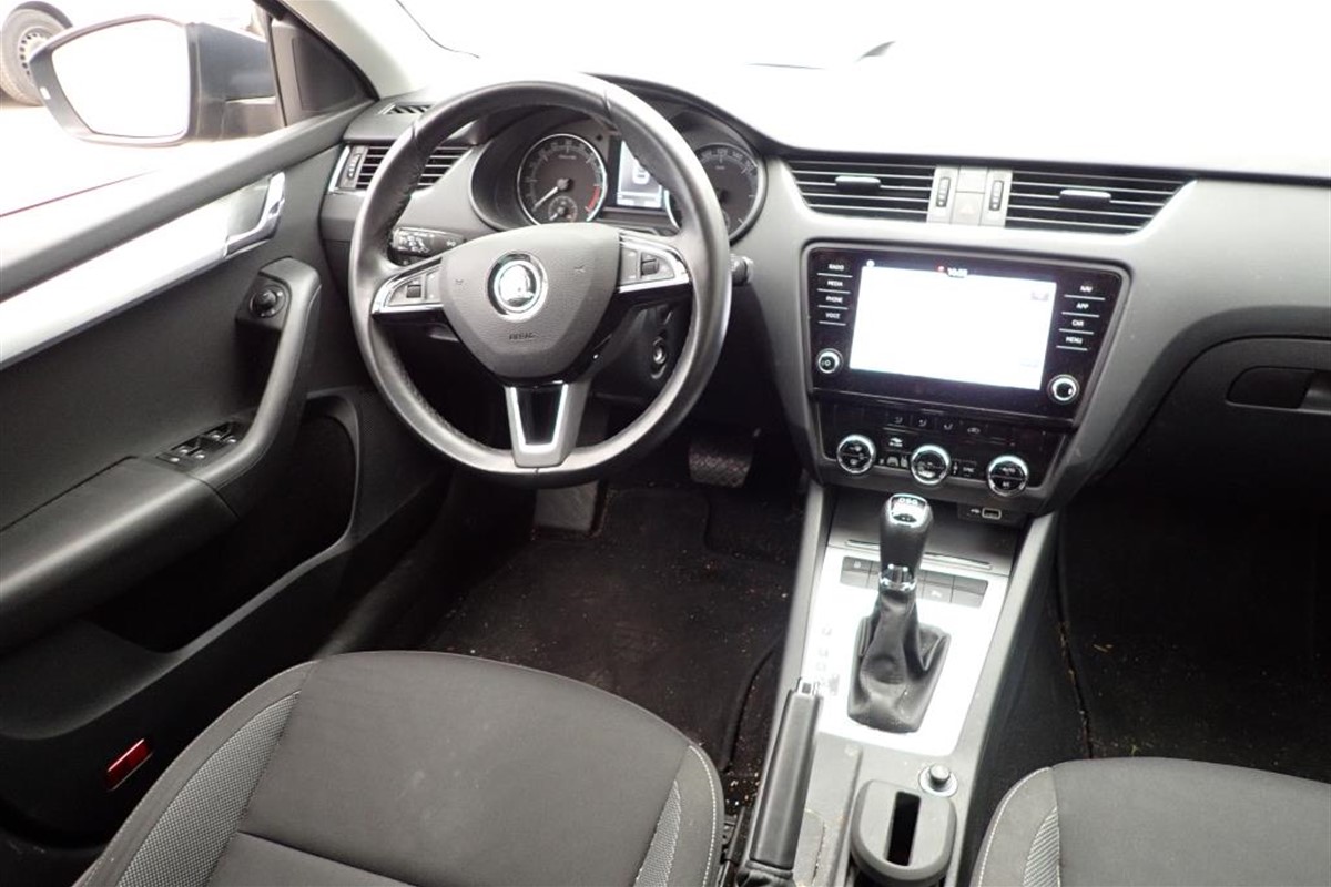 Škoda Octavia Combi 1.6 TDi Business DSG7
