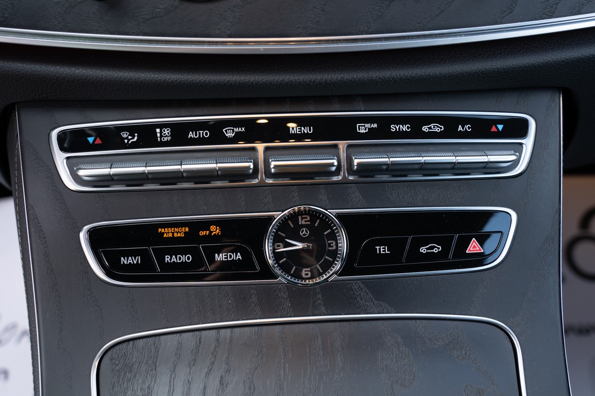 Mercedes-Benz E-Class
 E 220 D 4 MATIC