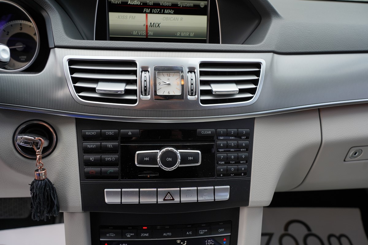 Mercedes-Benz E-Class
 E 220 BLUETEC