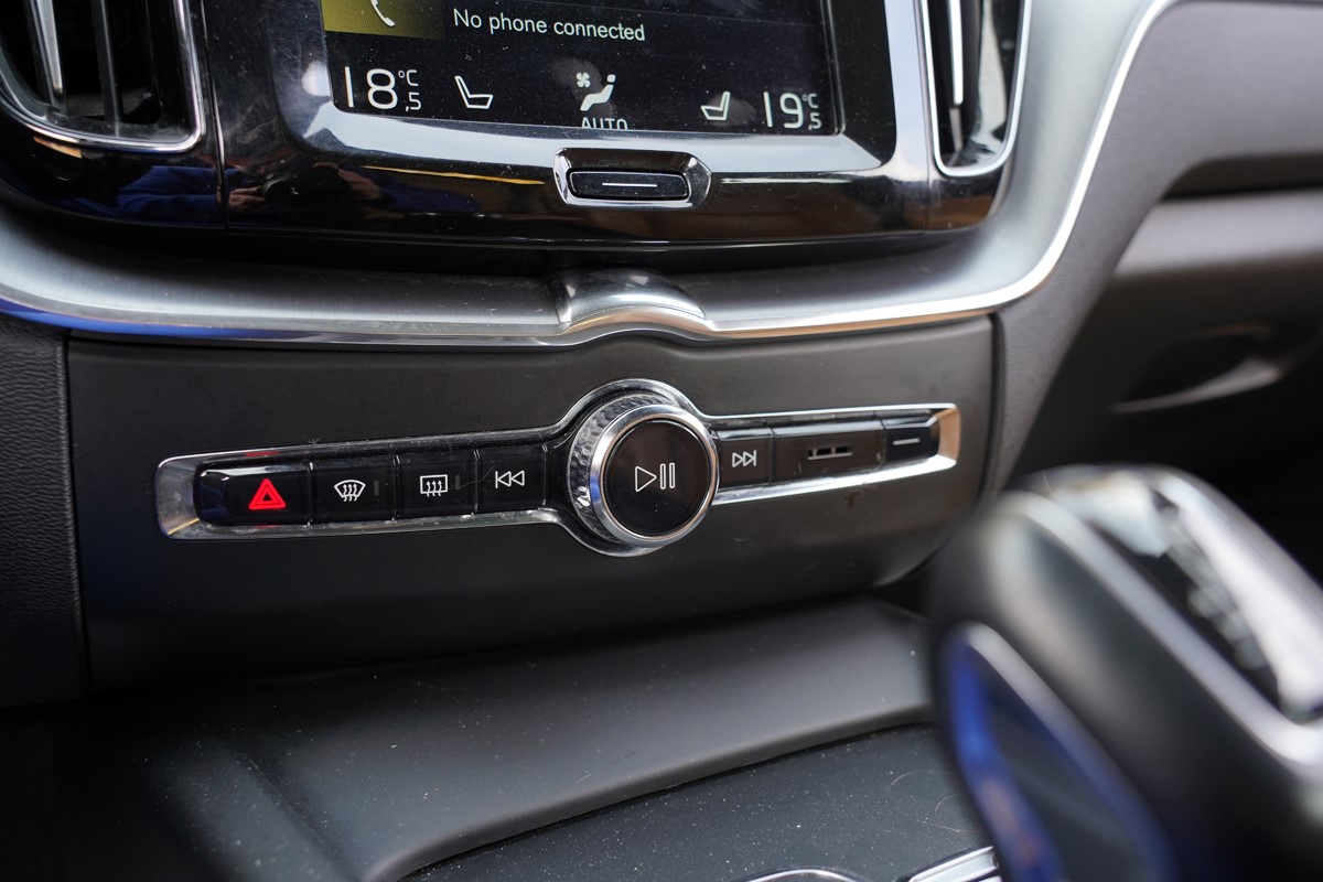 Volvo
 XC60 2.0 D5 ECO BUSINESS