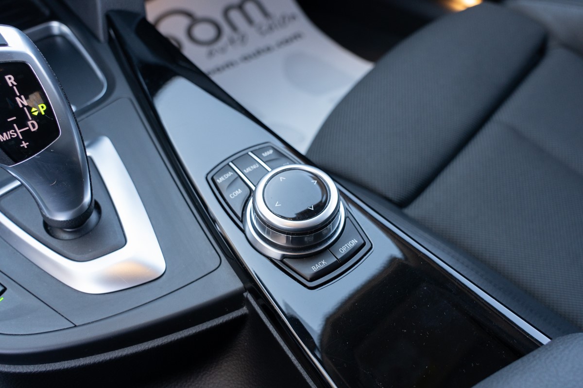 BMW
 3-Series 318 D