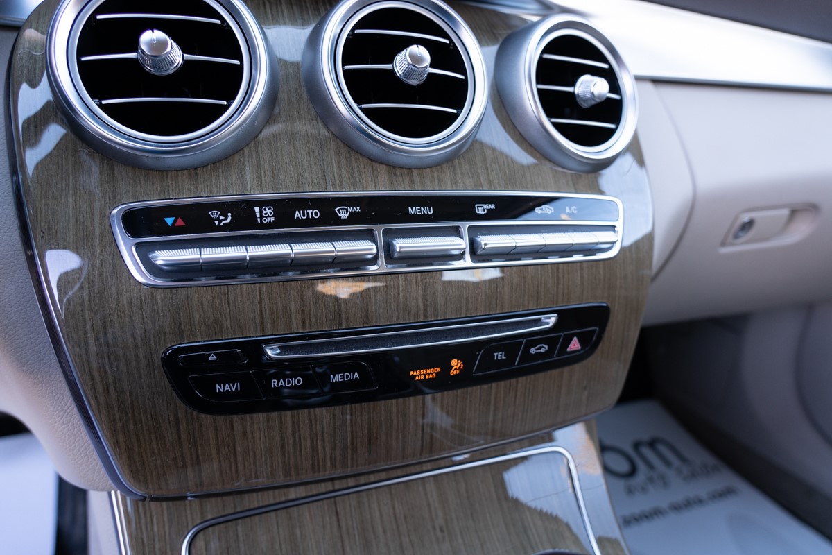 Mercedes-Benz C-Class
 180 CDI
