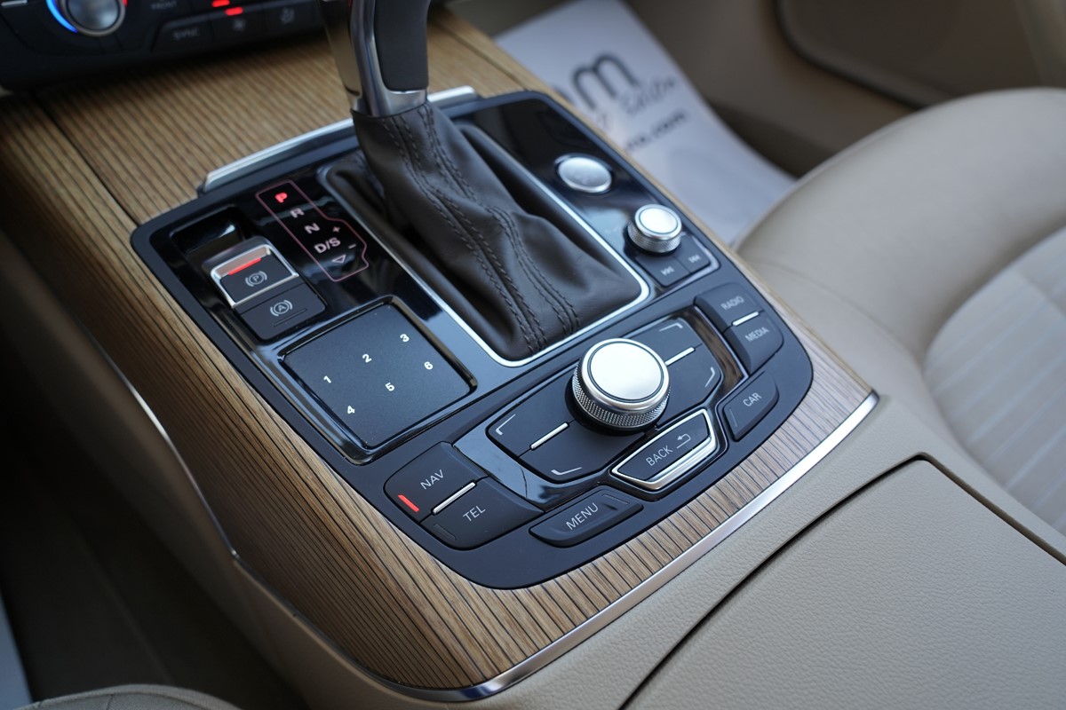 Audi A6
 3.0 TDi Quattro S-Tronic