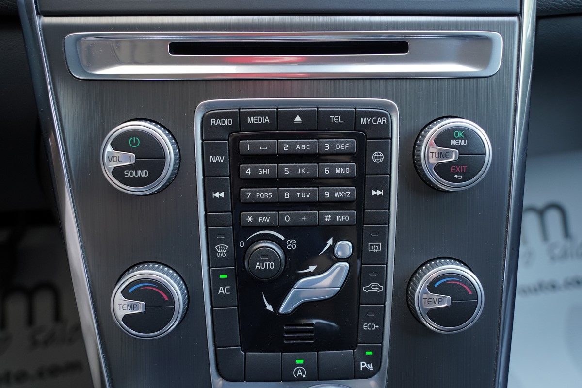 Volvo
 XC60 2,0 D