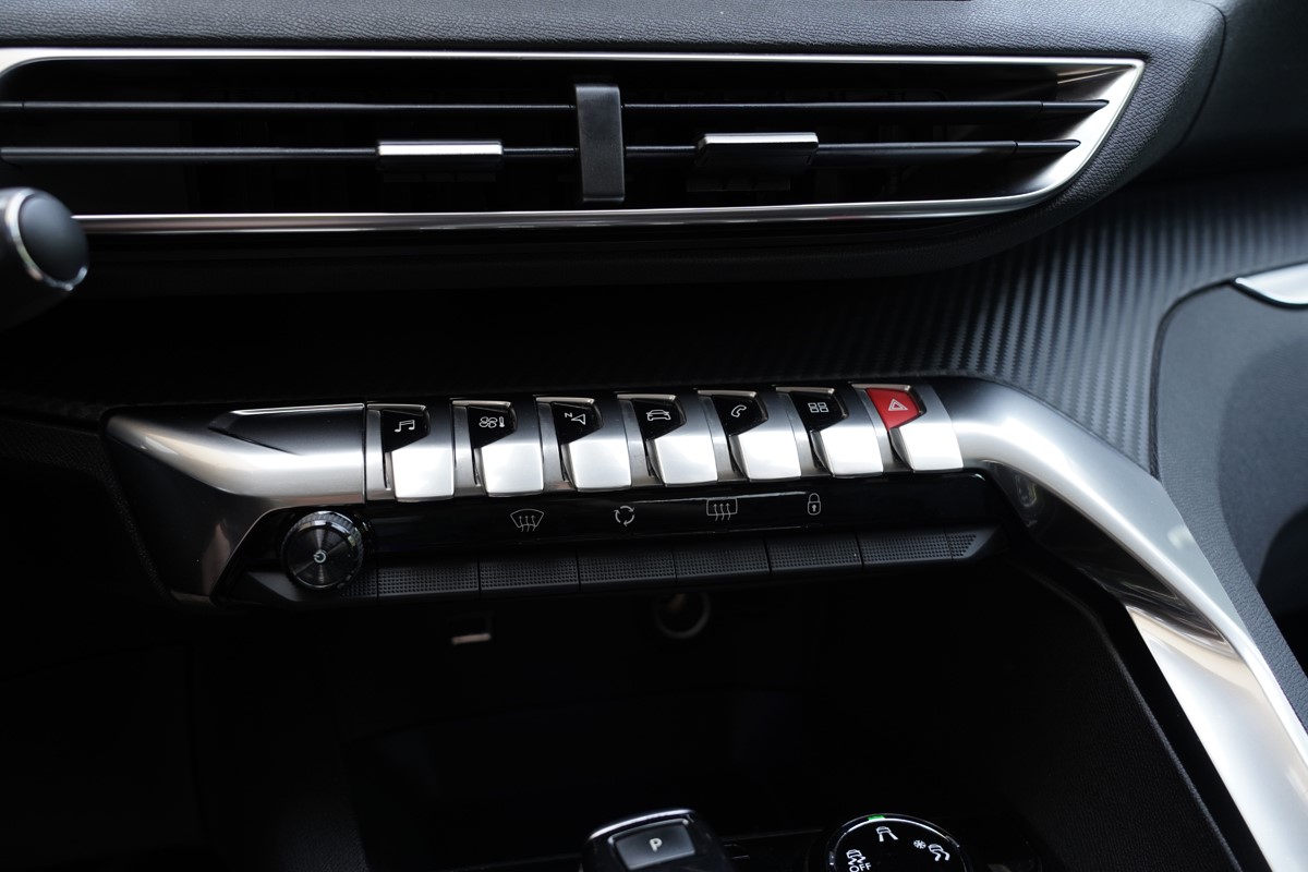 Peugeot 3008 1,5 BlueHDI ALLURE