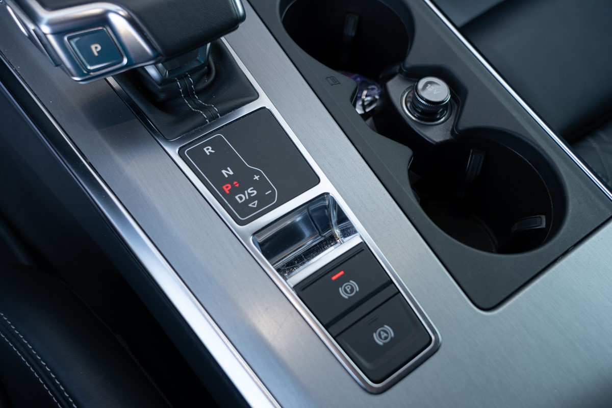 Audi A6
 50 TDi Sport Quattro Tiptronic