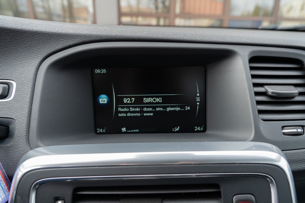 Volvo
 S60
 2.0D D2 Kinetic Business