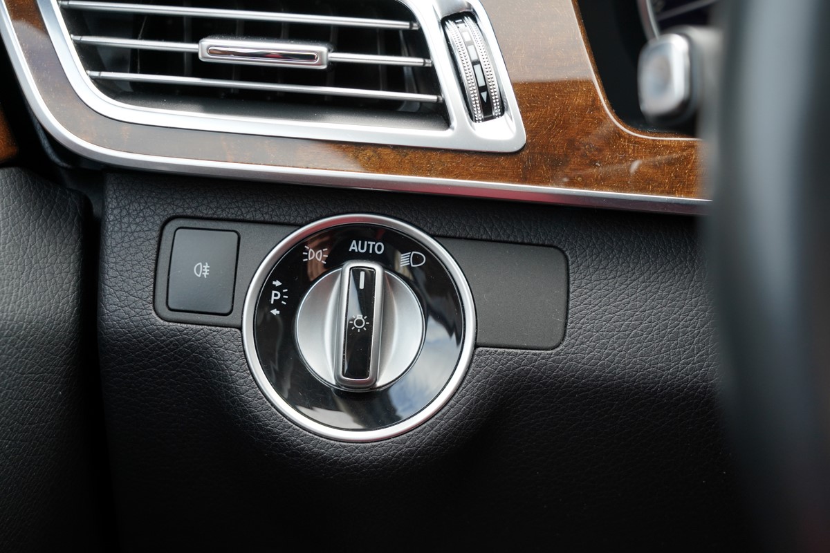 Mercedes-Benz E-Class
 220 CDI