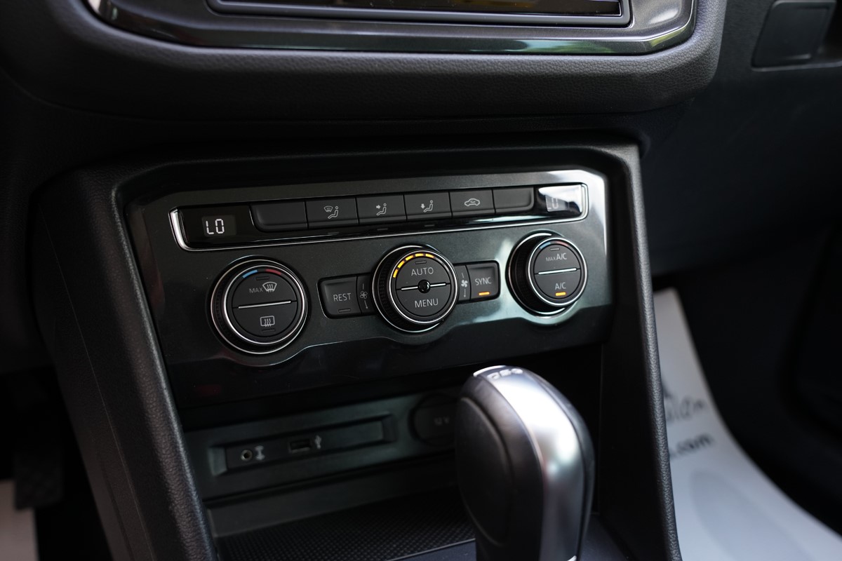 Volkswagen Tiguan
 2.0 TDI 140KW  4MOT DSG VIRTUAL  COCKPIT    