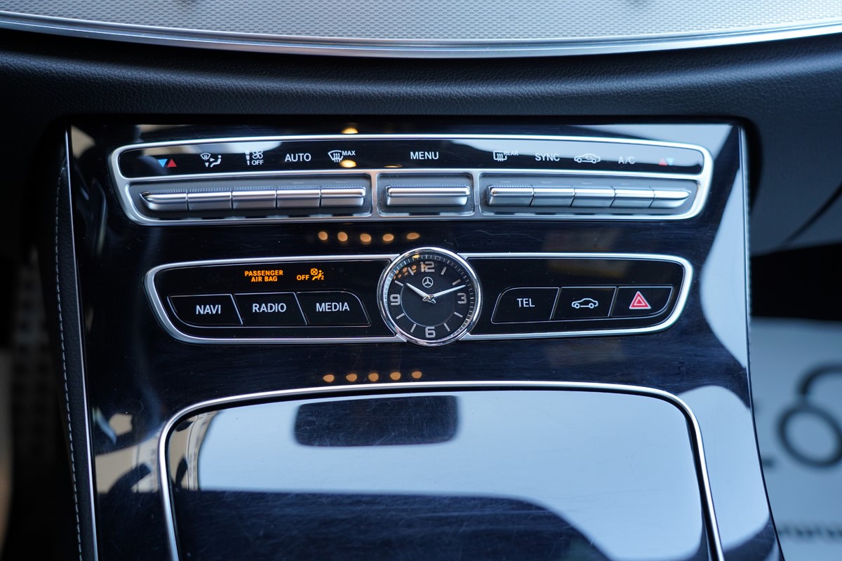 Mercedes-Benz E-Class
 220 CDI AMG 