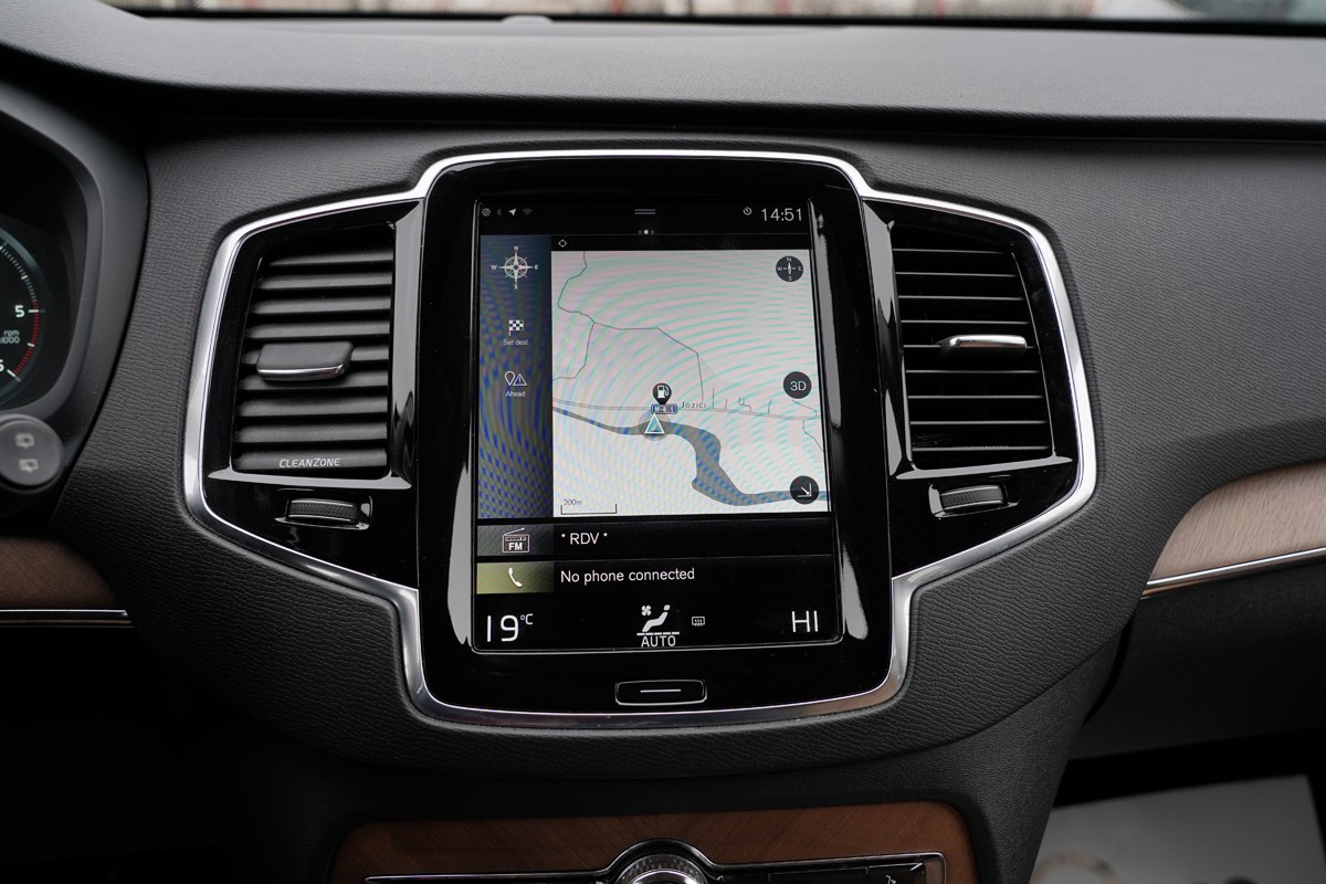 Volvo
 XC90 
 D5