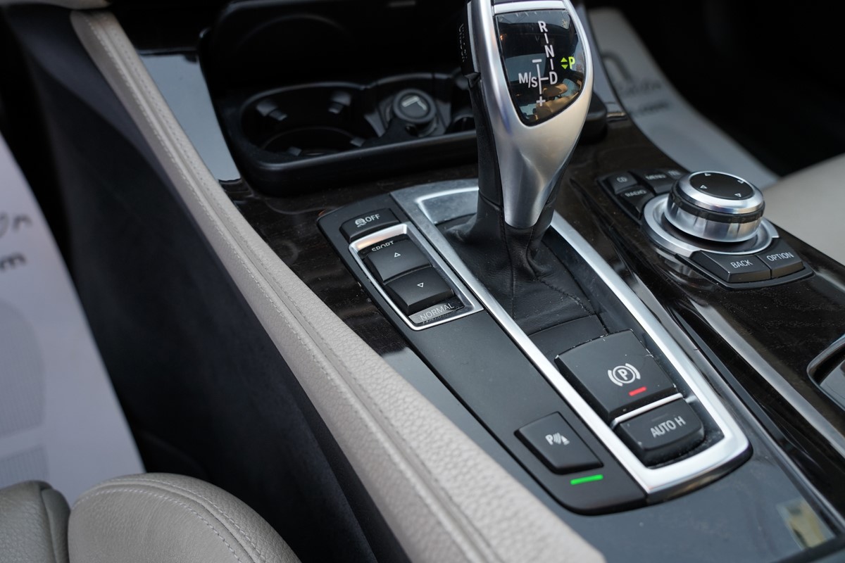 BMW
 5-Series F10 535D