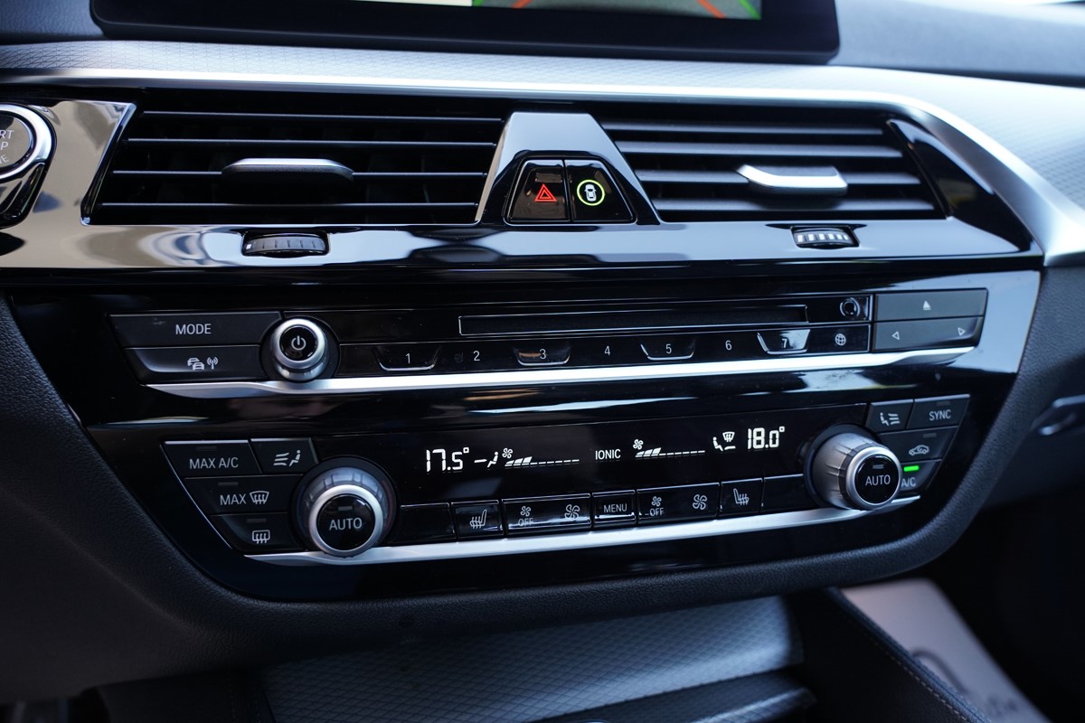 BMW
 5-Series 530XD M-Sport