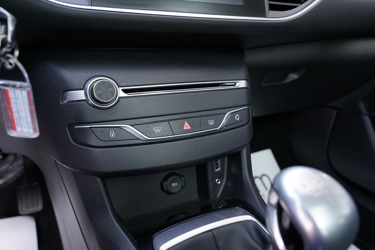 Peugeot 308 EXECUTIVE 1.6 BLUEHDI