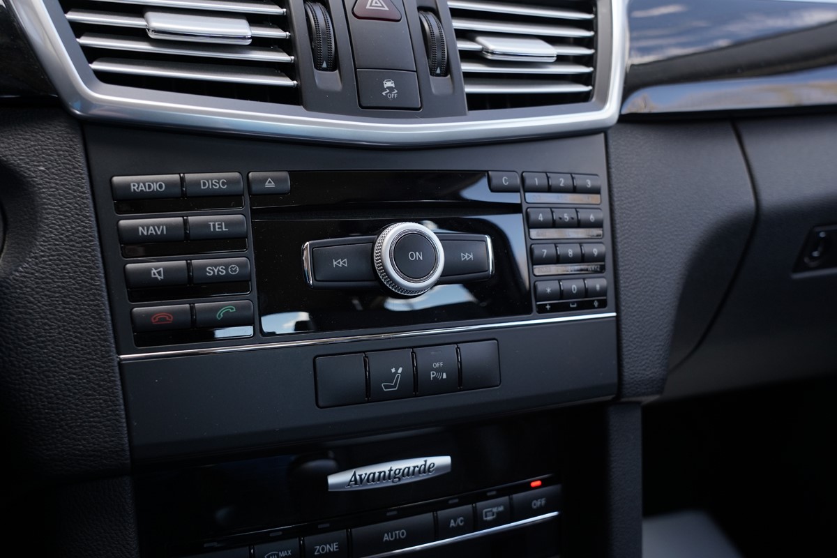 Mercedes-Benz E-Class
 E 220 CDI AVANTGARDE