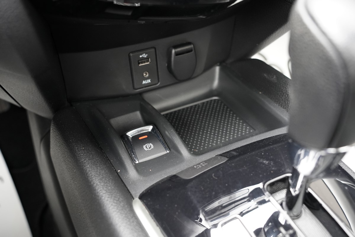 Nissan
 X-TRAIL 1,6 DCI