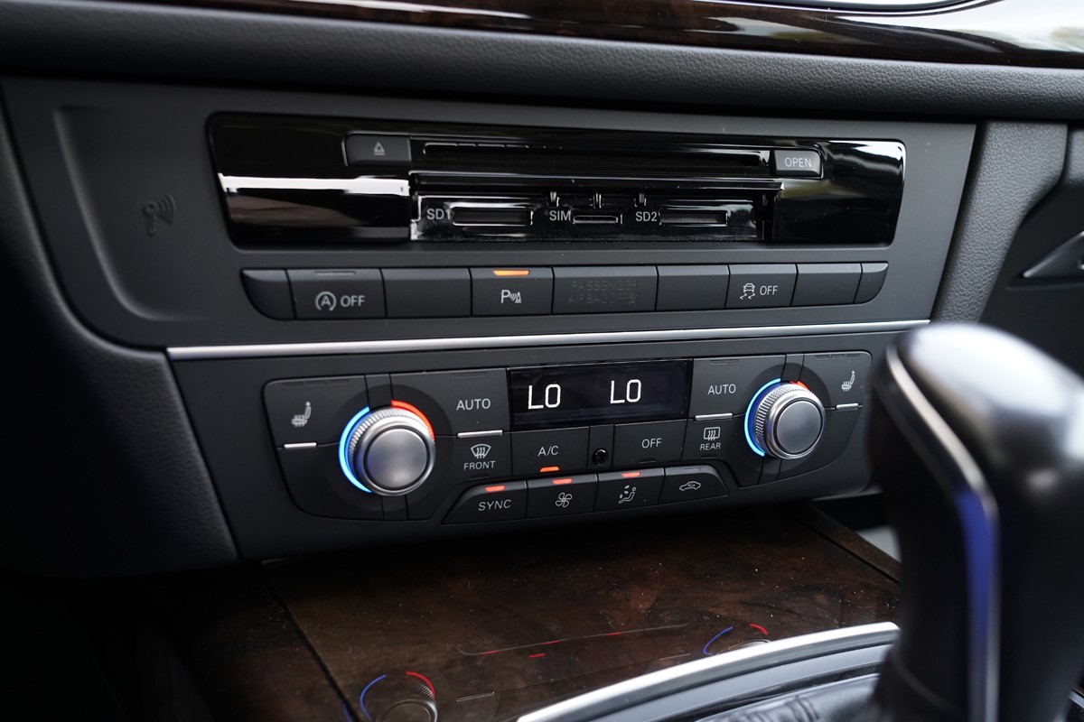 Audi A6
 3.0 TDI QUATTRO