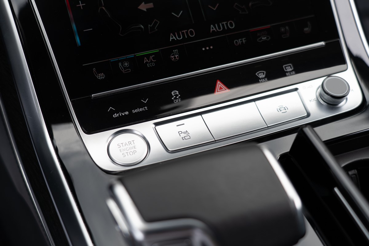 Audi Q7
 3,0 TDI QUATTRO