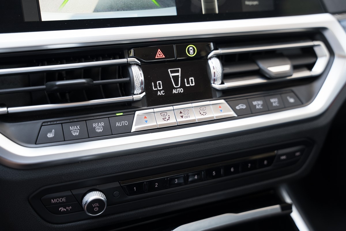 BMW
 3-Series 318 D Sport Line