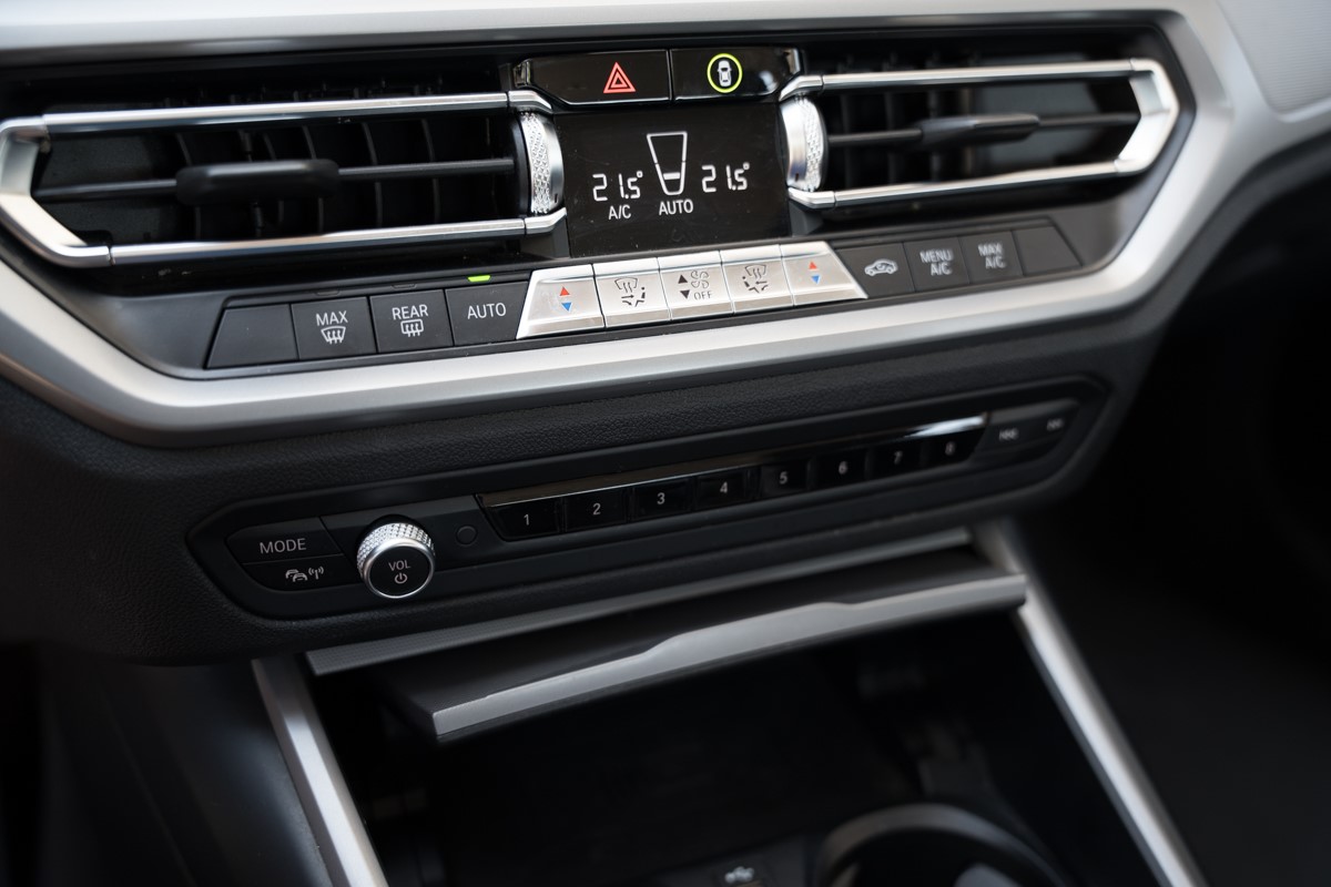 BMW
 3-Series 318D
