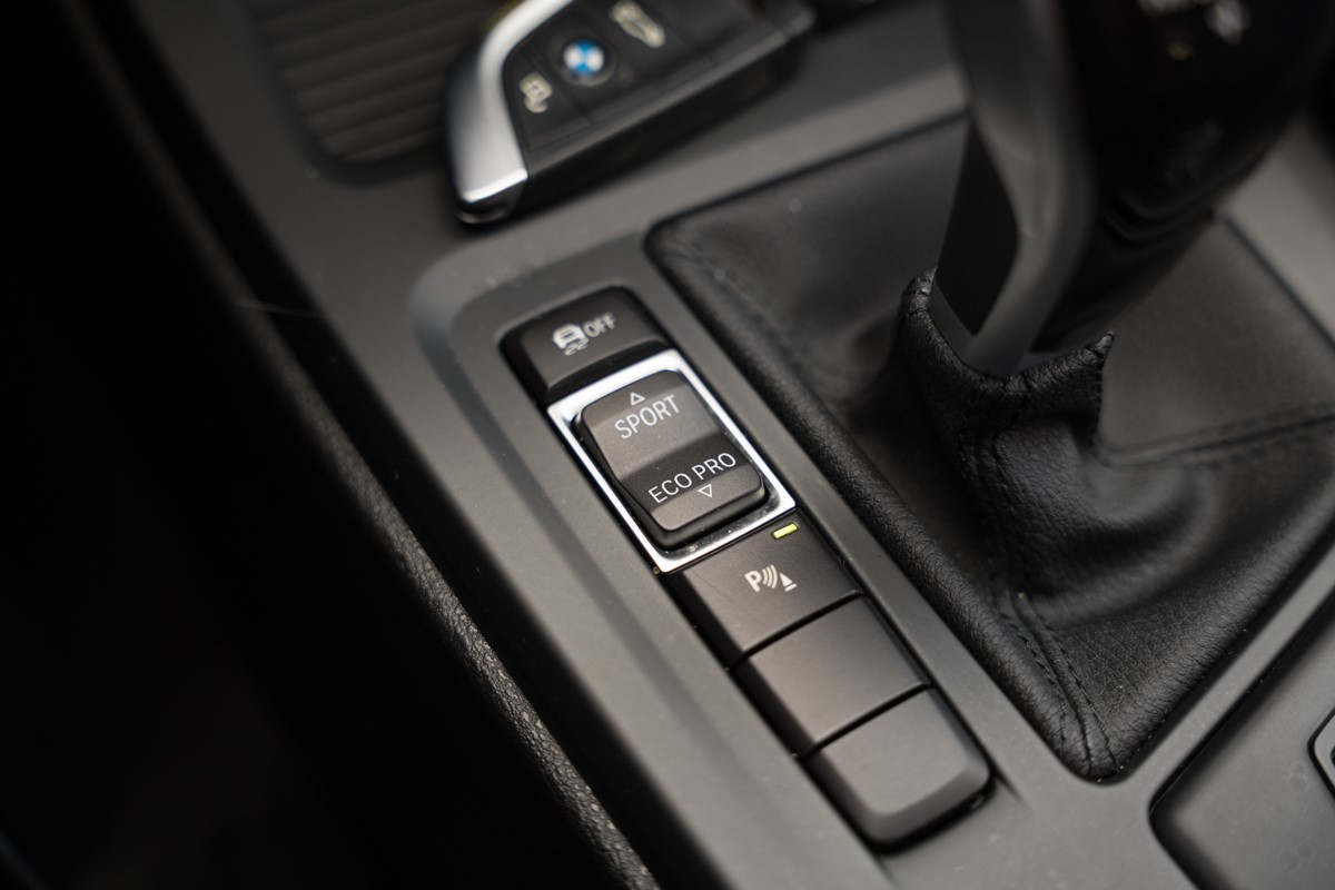 BMW
 X1 18 D sDrive
