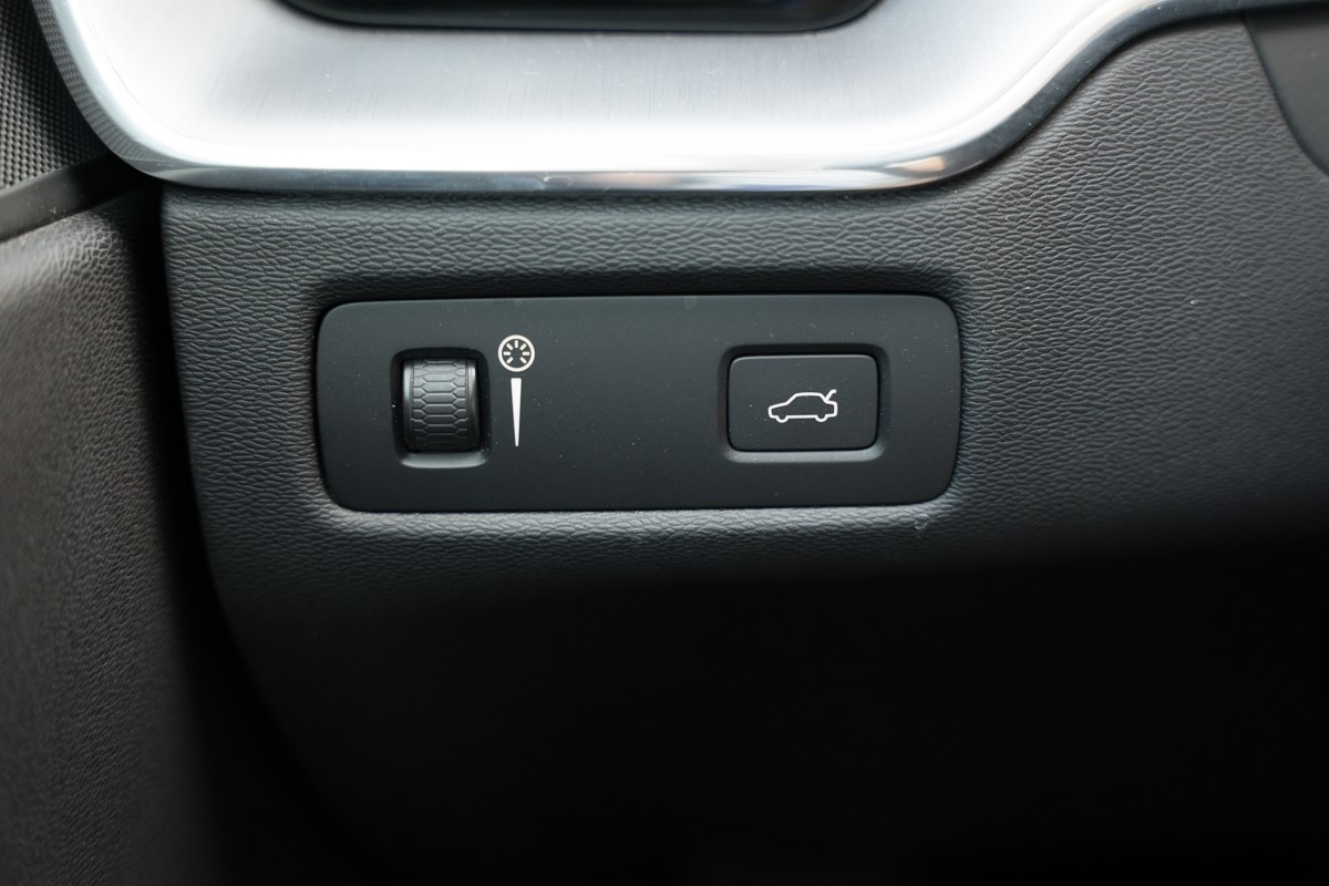 Volvo
 XC60 2.0 D B4 AWD