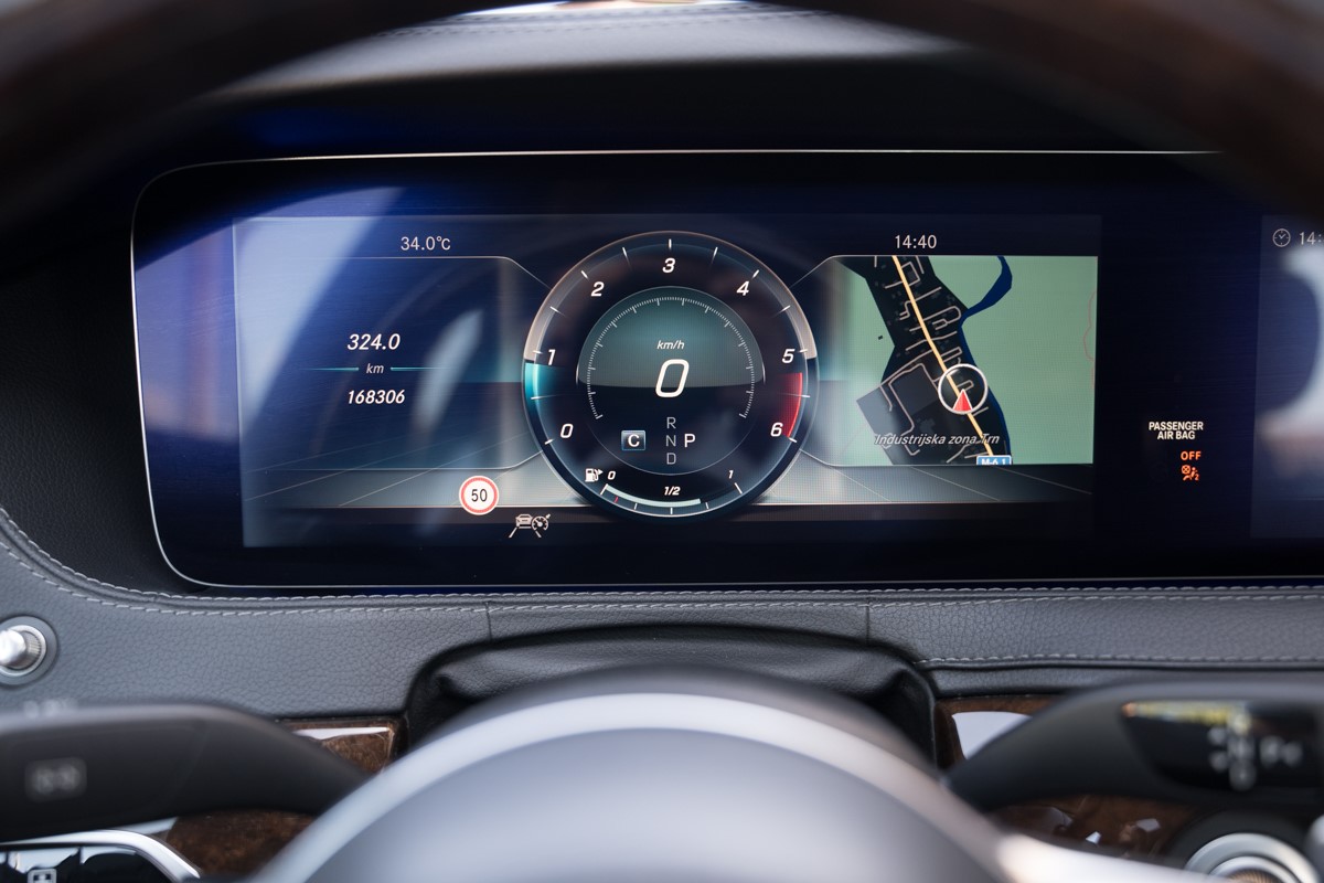 Mercedes-Benz S-Class
 400 D 4 MATIC AMG