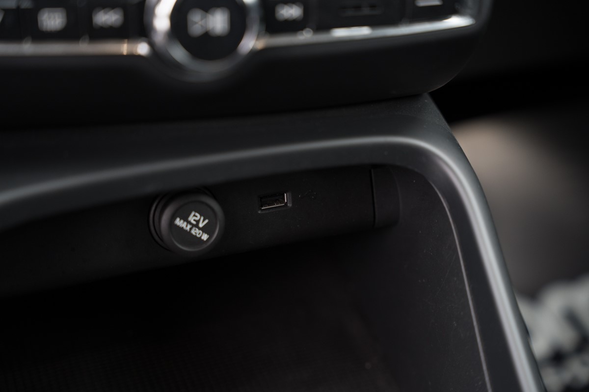 Volvo
 XC40 2.0 D D3