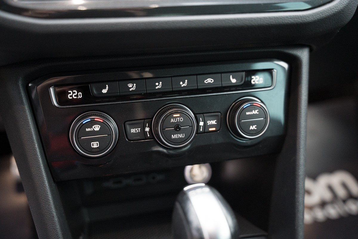 Volkswagen Tiguan
 2.0 TDI DSG 4MOTION