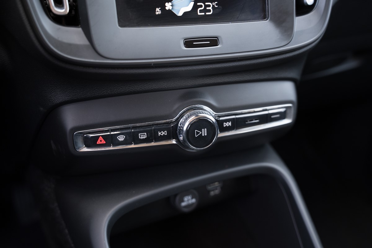 Volvo
 XC40 2.0 D