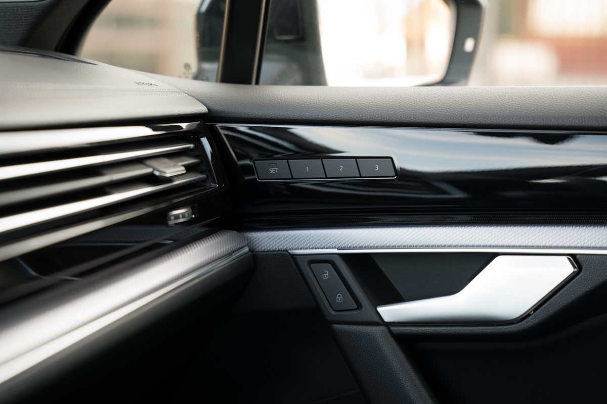 Volkswagen Touareg
 3.0 TDI R line 4MOTION