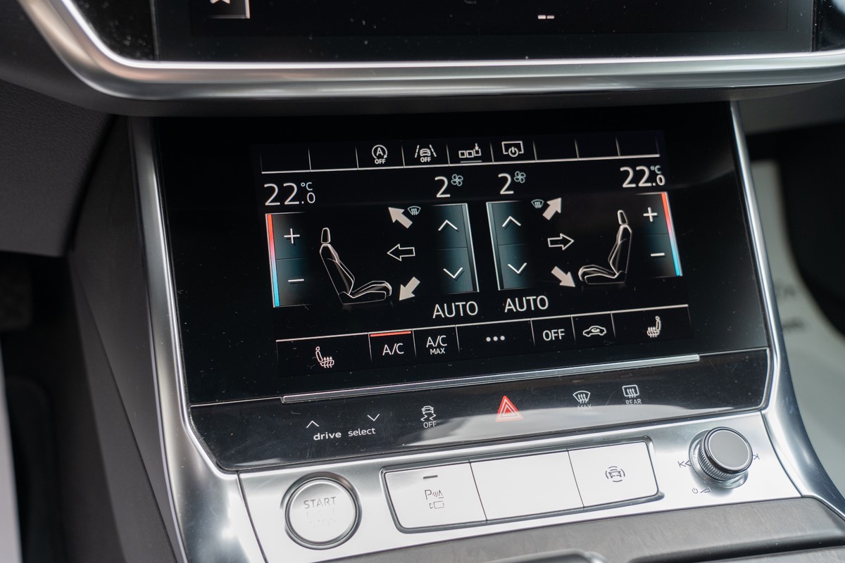 Audi A6
 3,0 TDI