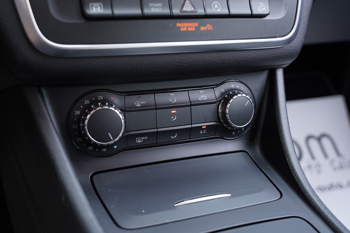 Mercedes-Benz GLA 220 D 4MATIC