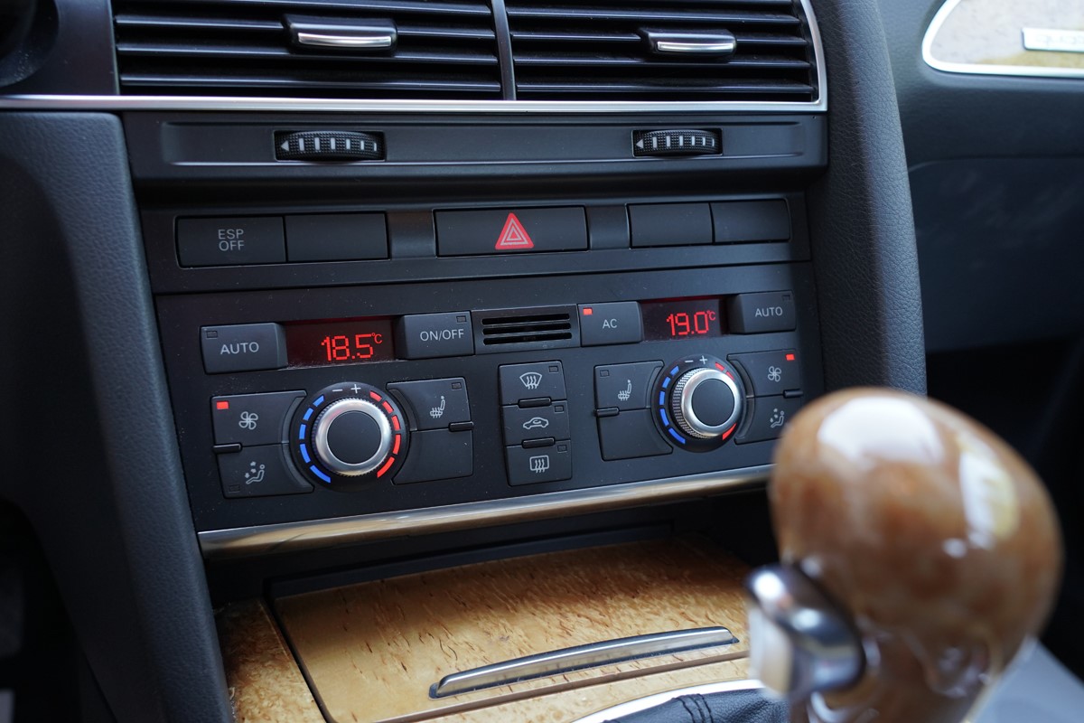 Audi A6
 2,7 TDI Quattro