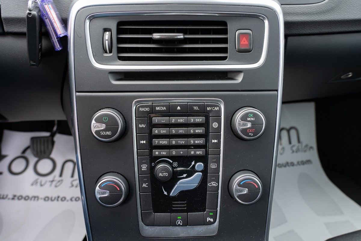 Volvo
 S60
 2.0D D2 Kinetic Business