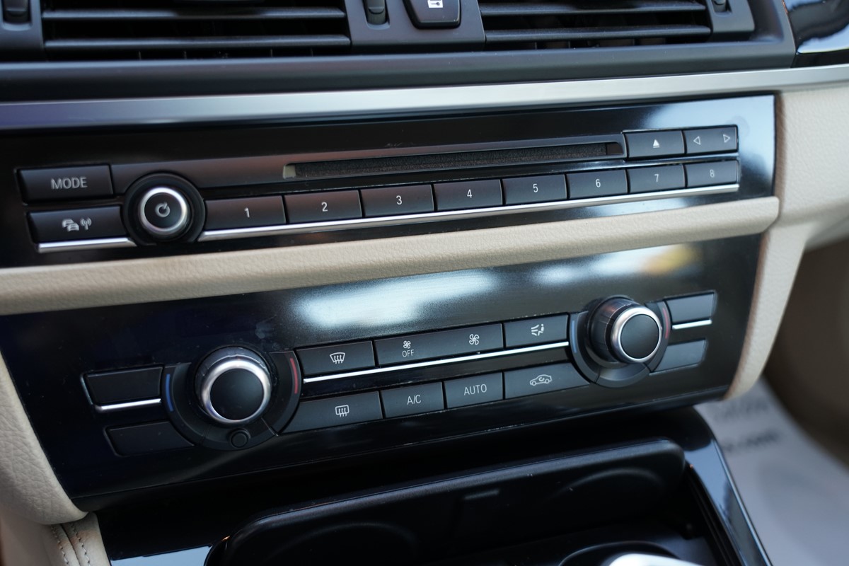 BMW
 5-Series 525 D XDRIVE