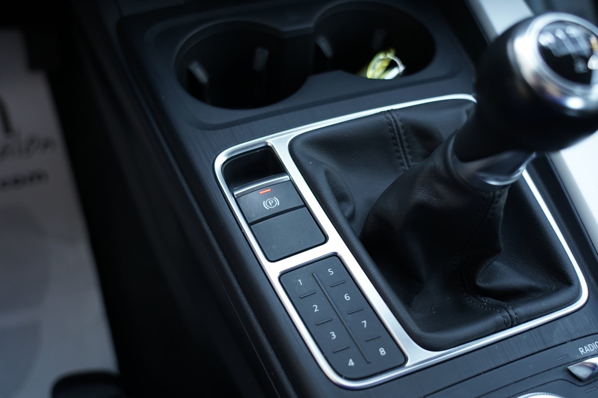 Audi A4
 2.0 TDI ULTRA 150 BUSINESS LINE