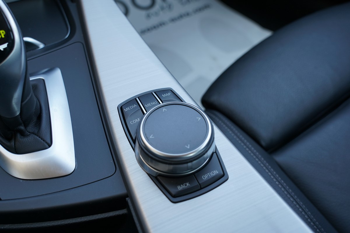 BMW
 3-Series 320 d Automatik 